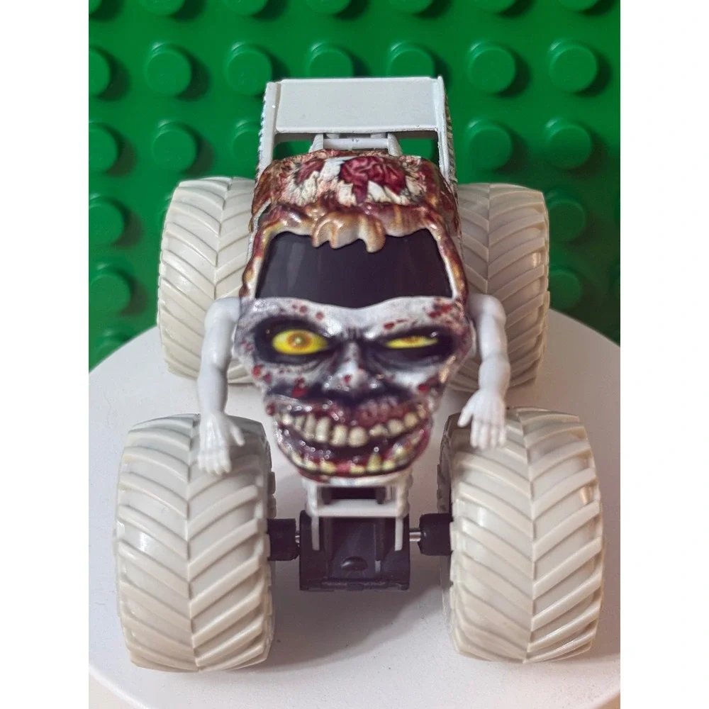 Monster Jam Zombie Monster Truck 1:64 Die-Cast White BKT Tires 2023 Spin Master